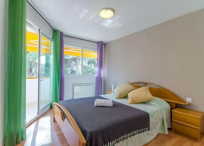 Apto Park Lein, 5 Huespedes Muy Cerca De La Playa Апартаменты *